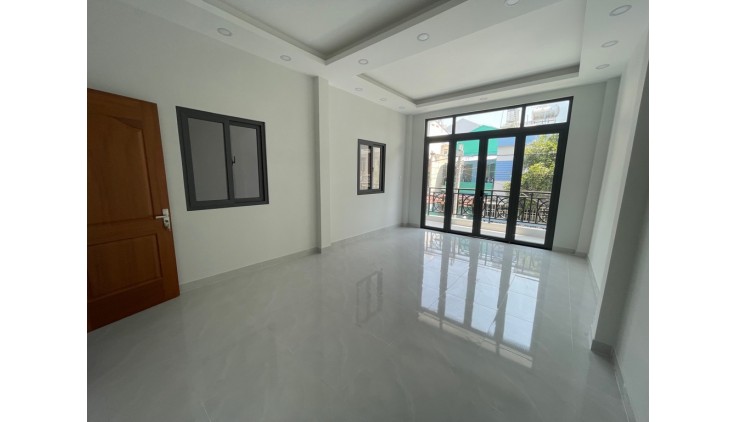 Hiếm có căn thứ 2 Mặt tiền hẻm kinh doanh Tạ Quang Bửu 6x22 chỉ 12 tỷ 7